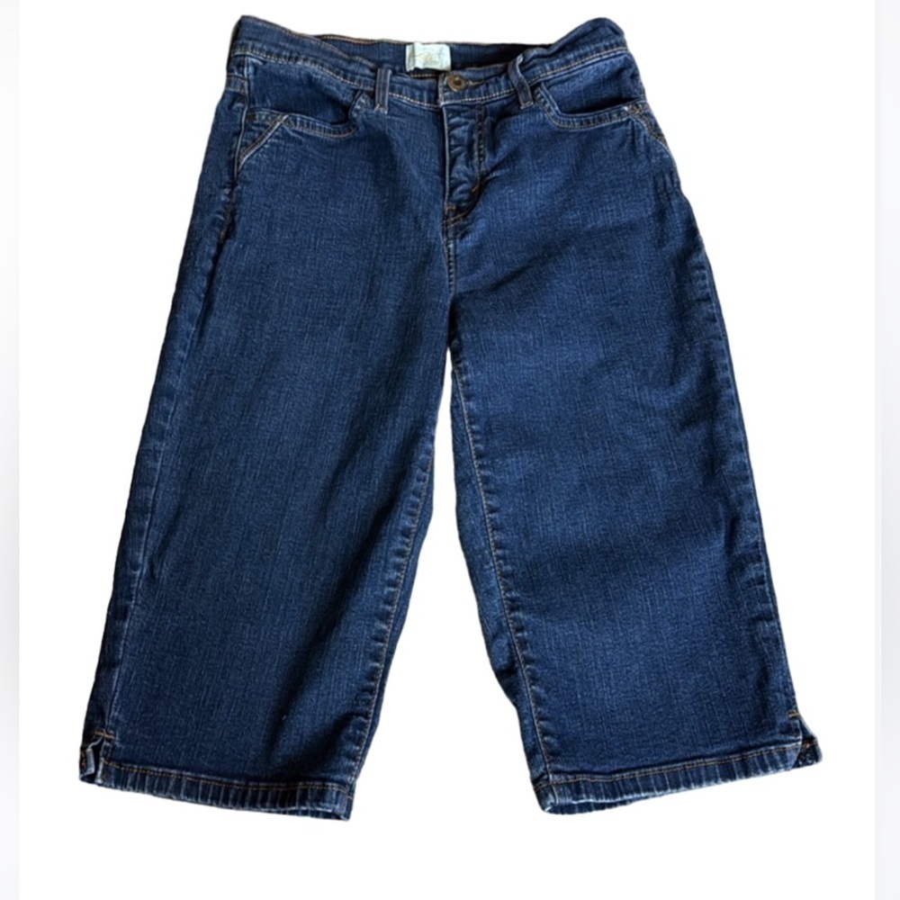 Levi’s 512 Perfectly Slimming denim jean Bermuda shorts Size 8
